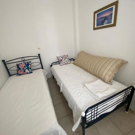 Aeolos Apartments Akrotiri  Bagian luar foto