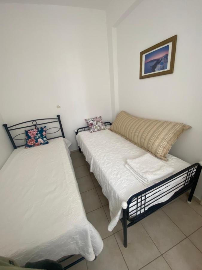 Aeolos Apartments Akrotiri  Bagian luar foto