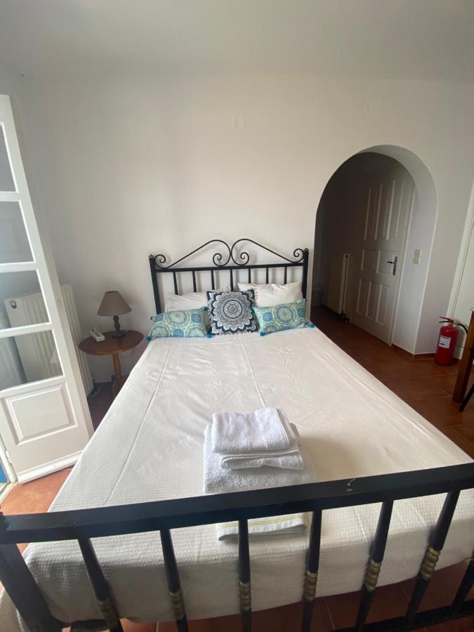 Aeolos Apartments Akrotiri  Bagian luar foto