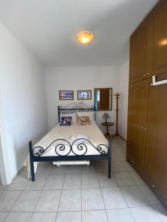 Aeolos Apartments Akrotiri  Bagian luar foto