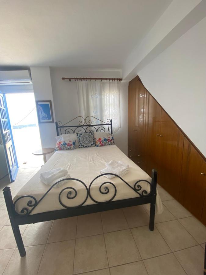 Aeolos Apartments Akrotiri  Bagian luar foto