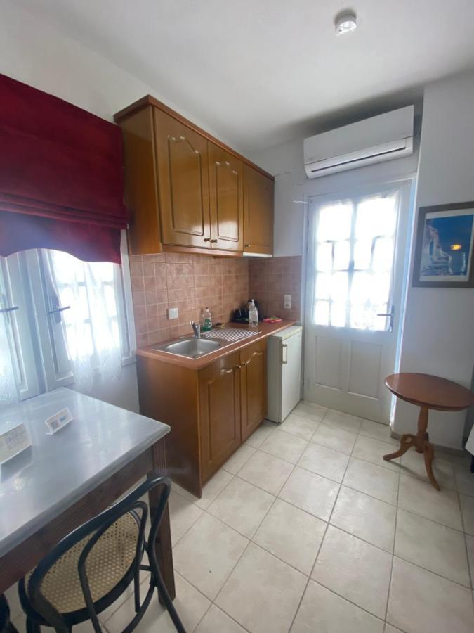 Aeolos Apartments Akrotiri  Bagian luar foto